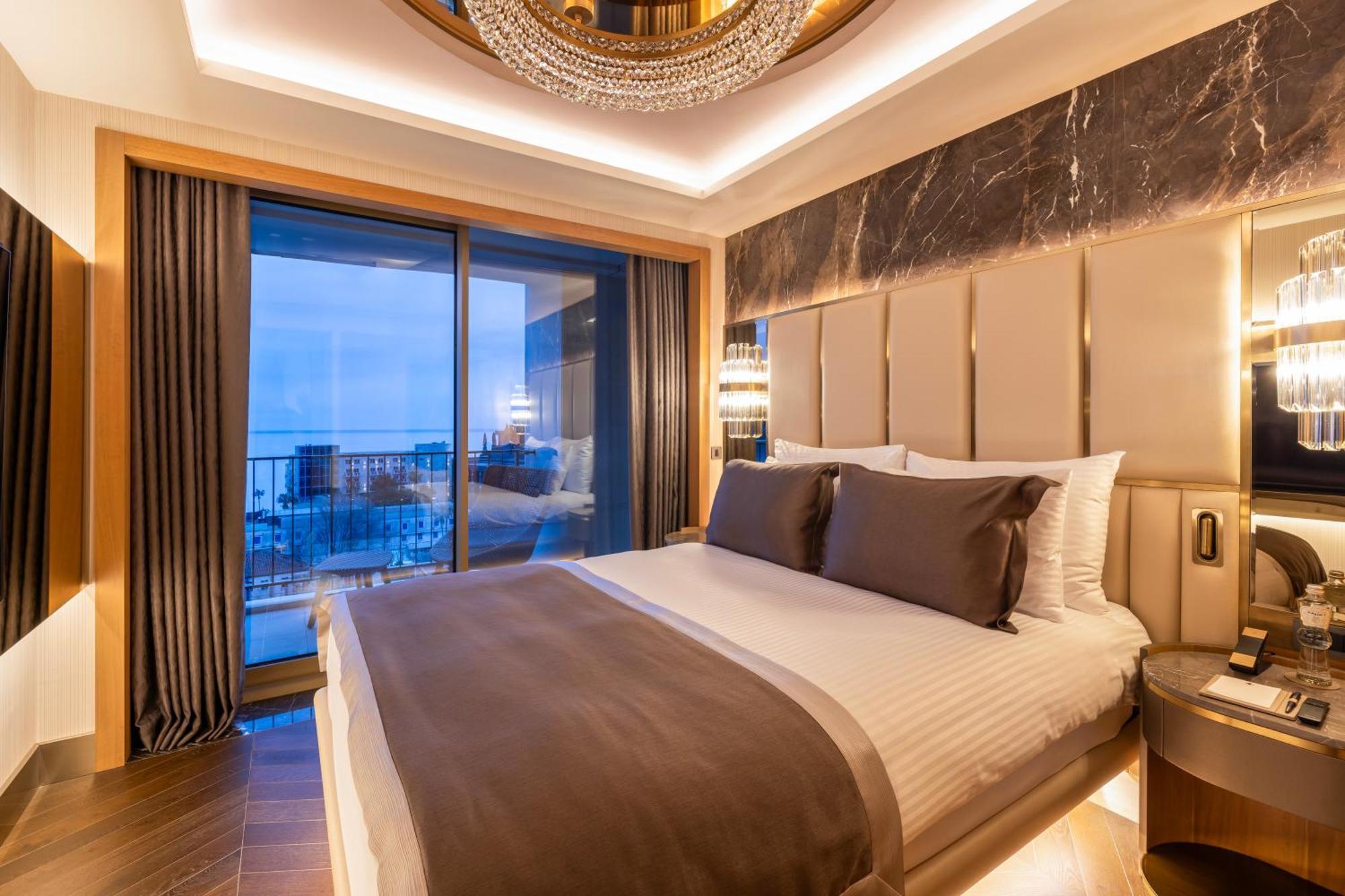 Merit Starlit Hotel & Residences บุดวา ภายนอก รูปภาพ