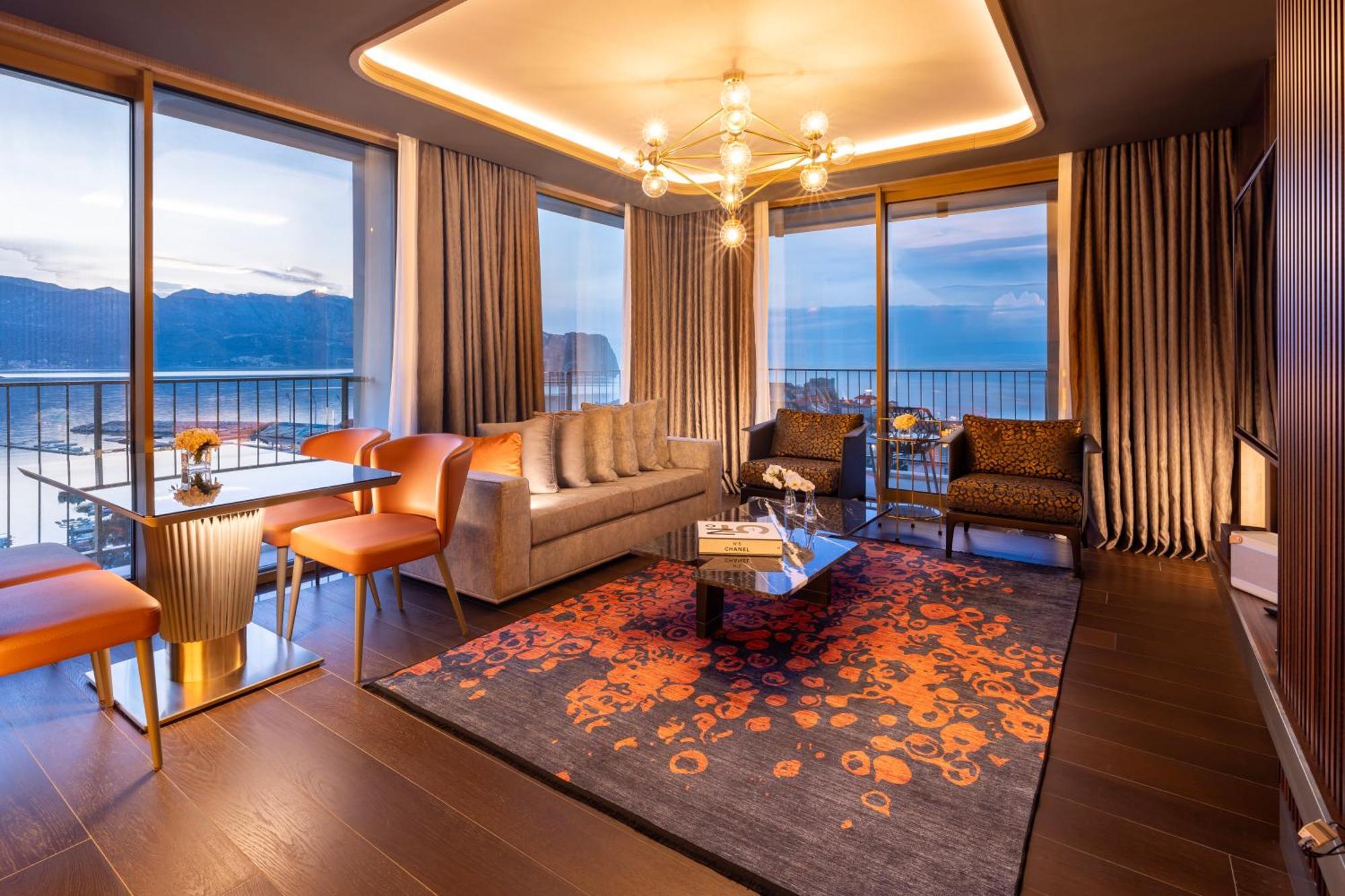 Merit Starlit Hotel & Residences บุดวา ภายนอก รูปภาพ