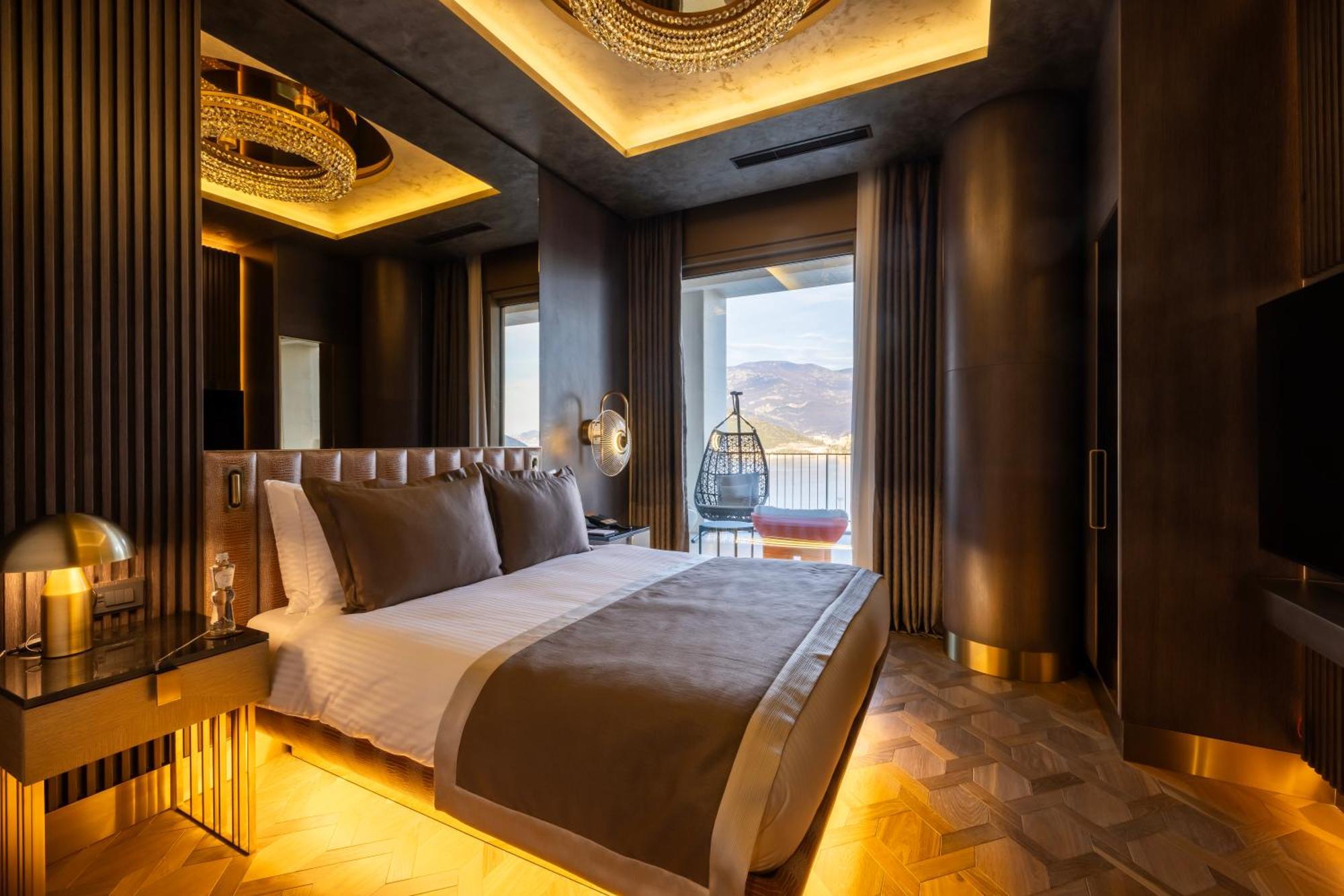 Merit Starlit Hotel & Residences บุดวา ภายนอก รูปภาพ